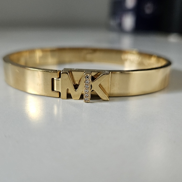 Michael Kors Iconic Hinged MK Logo Yellow Gold Toned  Bangle Bracelet EUC - Picture 1 of 4